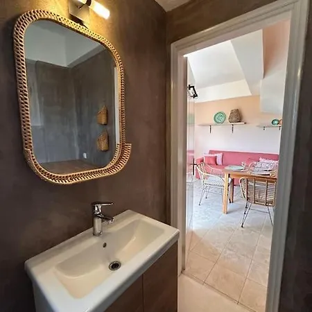 Holiday home Boetiekhuis Stefanos Met Berg En Zeezicht *
