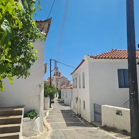 Boetiekhuis Stefanos Met Berg En Zeezicht * Βασιλίτσι